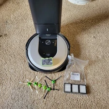 iRobot Roomba i6  Robot Vacuum Cleaner with base !!PLUS SUPPLIES!!