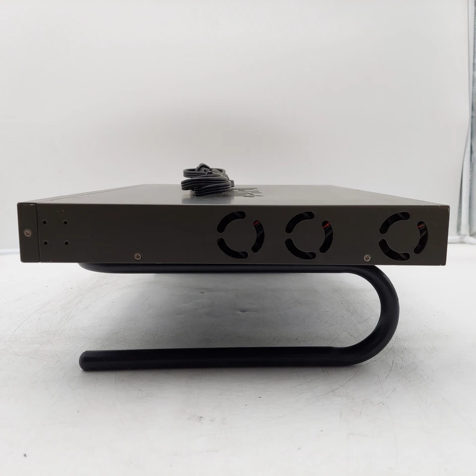 D-Link DES-1526 Smart POE 24 Port Switch - Image 3 of 4