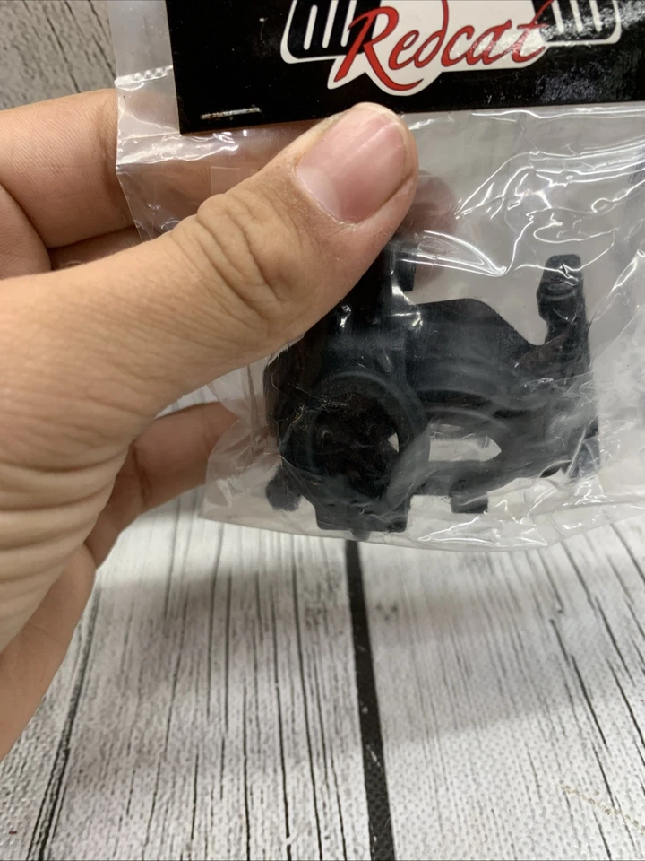 REDCAT BS903-17 Left/Right C-Carrier w/M4 Screws - Image 3 of 4