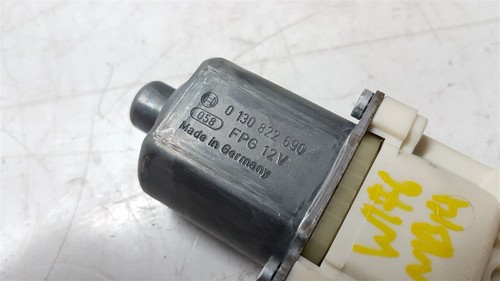 2013 MERCEDES-BENZ A-CLASS A180 W176 FRONT LEFT ELECTRIC WINDOW MOTOR 0130822690 - Picture 7 of 8