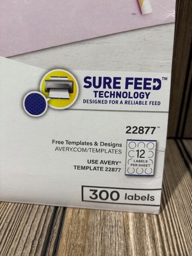 Avery Matte White Round Labels 2 in. Diameter 300 labels - Picture 3 of 4
