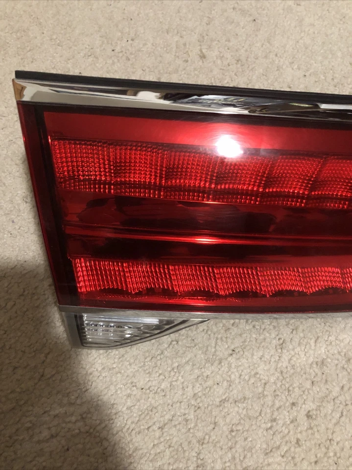 Lámpara trasera LED interior izquierda Lincoln MKX 2011-2015 FABRICANTE DE EQUIPOS ORIGINALES - lado del conductor Foto 2 de 4