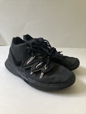 Nike Kyrie US Size 5y Basketball shoe Tennis shoe Comfortable shoe 