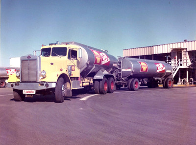 Vintage Fuel Tanker Semi Truck 1960/70's Shell Original 14'' x 11'' Photo Snapshot