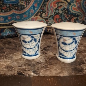 Pfaltzgraff Monaco Salt & Pepper Shakers 3.25x3" Blue Mosaic White