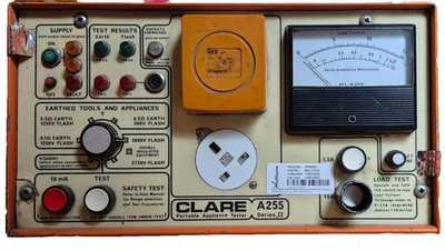 Clare A255 Elektrischer Sicherheit PAT Tester voll funktionsfähig Y250 Fehlersimulator
