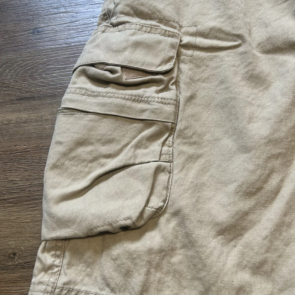 Arizona Jean Co. Men’s Khaki Colored Baggy Cargo Shorts Sz 34 Skater Y2K - Image 3 of 4
