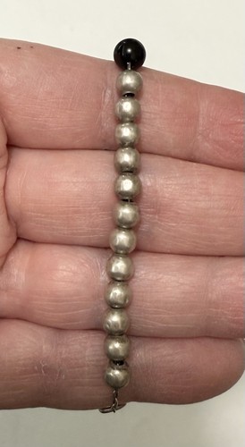 Vintage DOBBS Sterlingsilber & schwarzer Onyx Kugelarmband aufgereiht an Kette 7-1/4 Zoll - Bild 3 von 14
