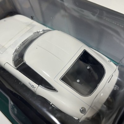 1:18 Japanese cars collection 4 Toyota 2000GT 1967 Hachette model
