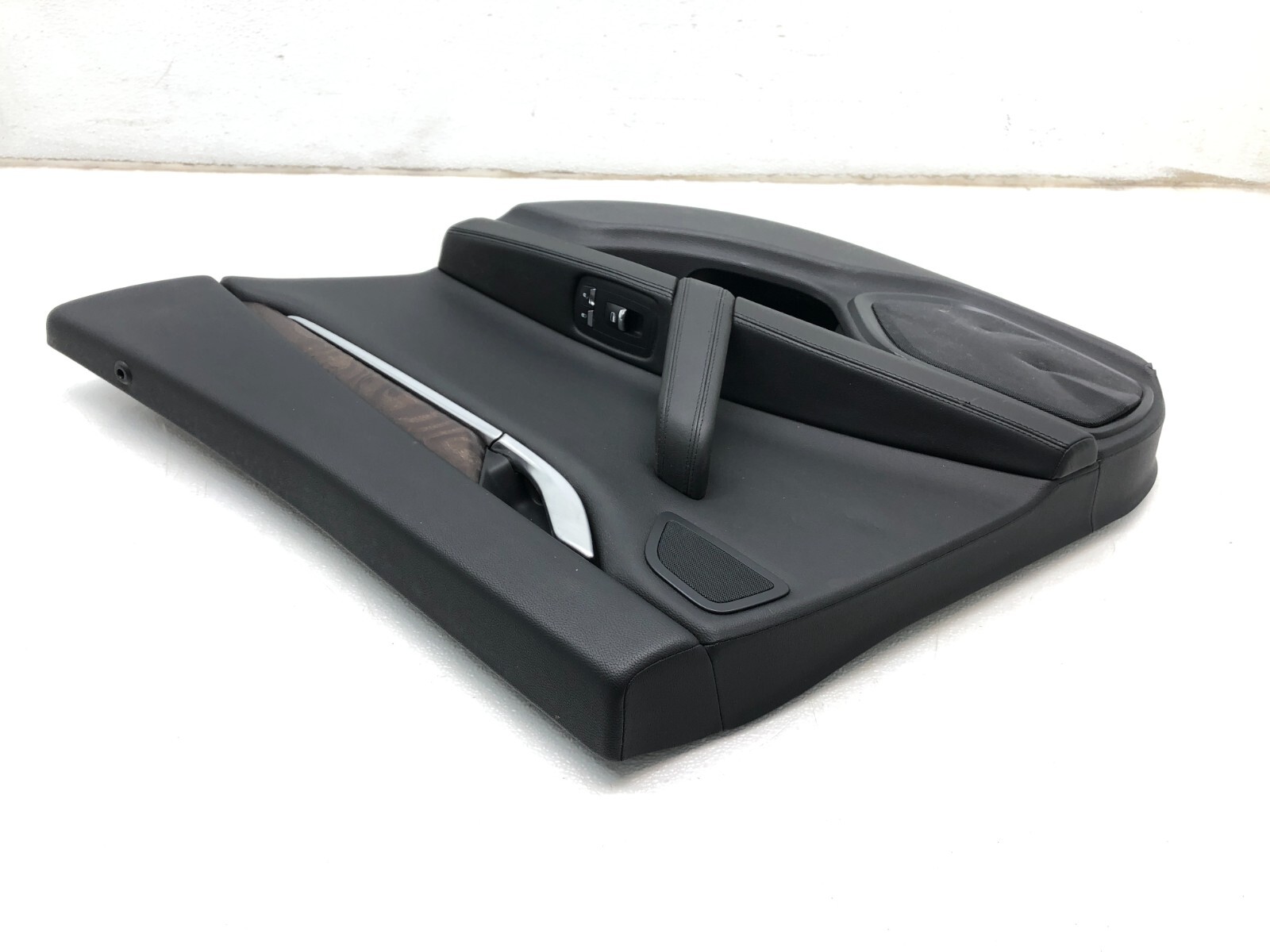 2014-2019 MASERATI GHIBLI SQ4 RIGHT PASSENGER REAR INTERIOR DOOR PANEL OEM.