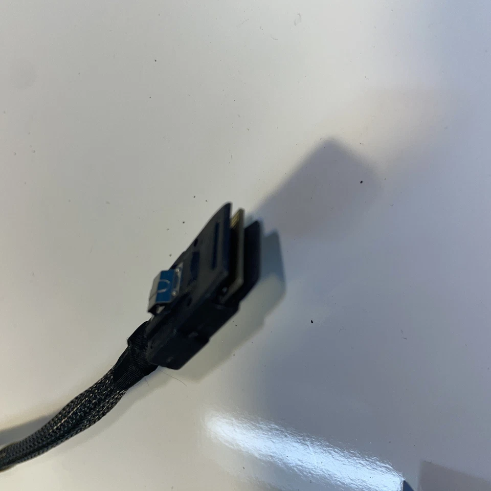 LSI MegaRAID SAS 256MB RAID Controller Card NEC N8103-130 with cables - Image 4 of 4