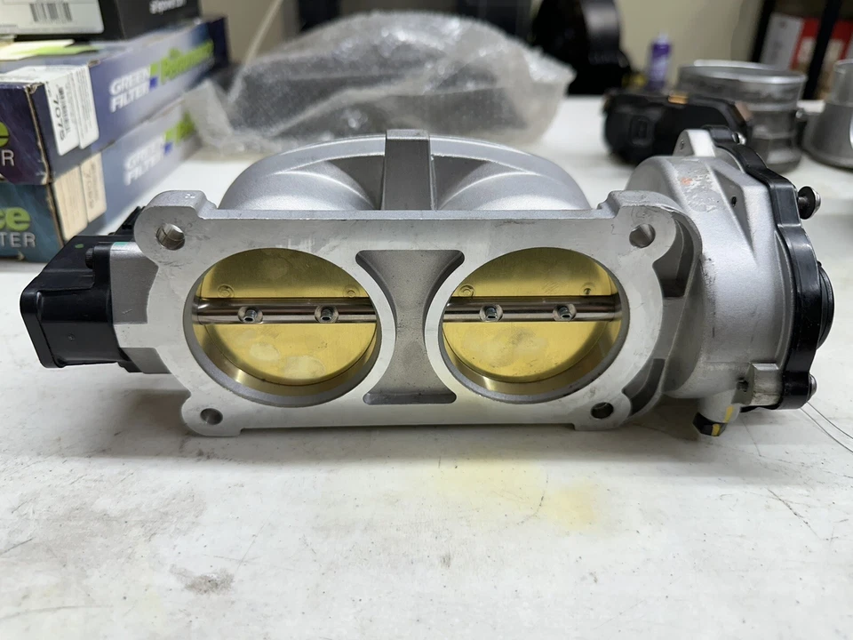 Cuerpo del acelerador Ford Performance Twin 55 mm G273N Foto 2 de 3