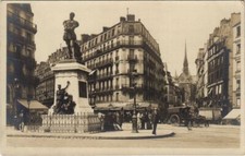 CPA PARIS Statue Etienne Dolet (52252)