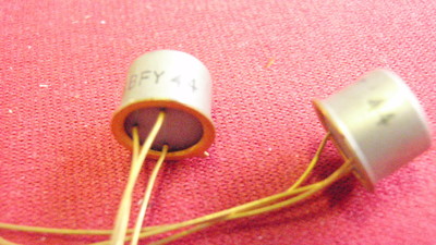 TRANSISTOR BFY44 NPN UHF-A 80V 1A PQ=2.1W 2x 21700-19
