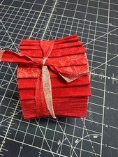 18 PC 2.5" Jelly Roll Strips Die Cut Beautiful Mix, Red bundle of joy