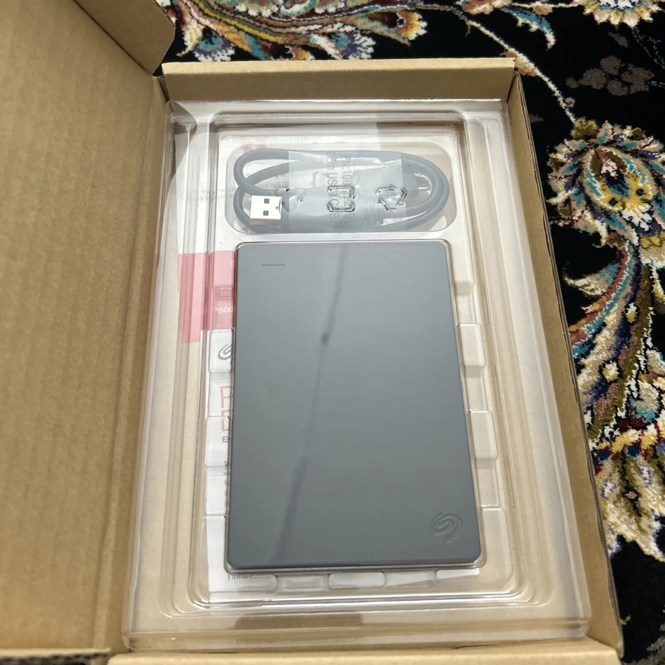 Seagate STGX2000400 2TB USB 3.0 External Hard Drive - Black - Image 4 of 4