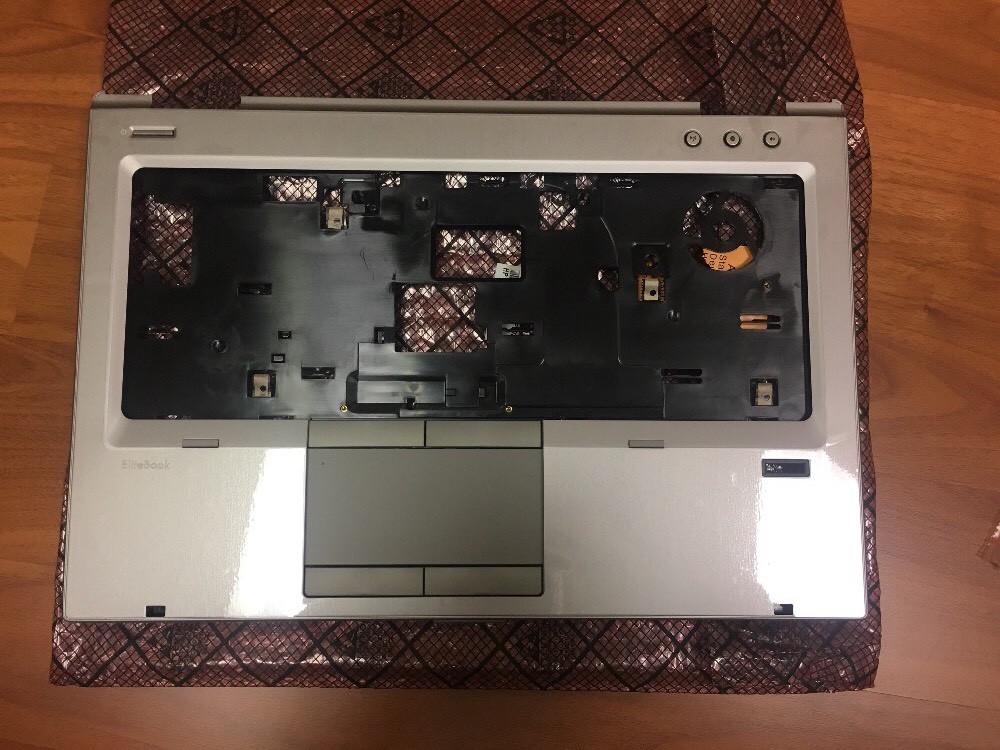 HP EliteBook 8470p Palmrest and Touchpad Keyboard 686964-001 for