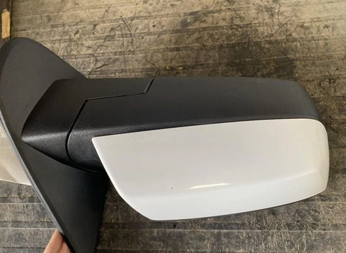 2014-2019 Chevrolet Silverado 1500 Right Passenger Side View Door Mirror White