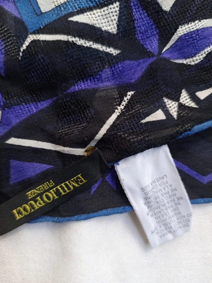 Bufanda rectangular de seda y cachemir Emillio Pucci 68x25 pulgadas hecha en Italia  Foto 3 de 4