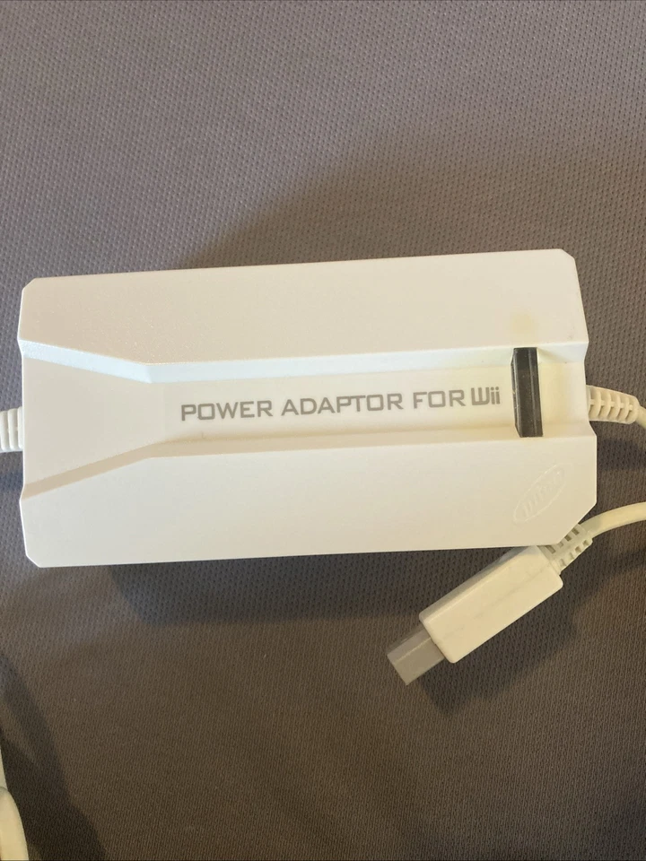 Adaptador de corriente Nintendo Wii Intec Foto 2 de 4