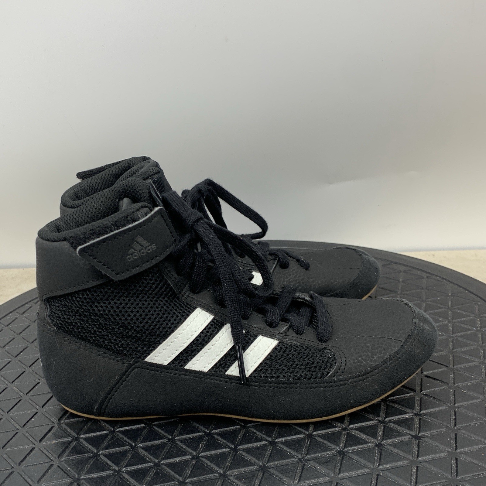 ADIDAS HVC 2 Wrestling Shoes Kids Size 2 Sneakers Black White High Tops 3 Stripe ADIDAS HVC 2 Wrestling Shoes Kids Size 2 Sneakers Black White High Tops 3 Stripe