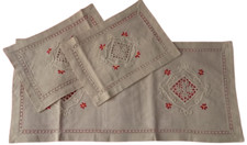 Tris Centrini Misto Lino Beige con Ricamo Gigliuzzo e Merletto Uncinetto Decora