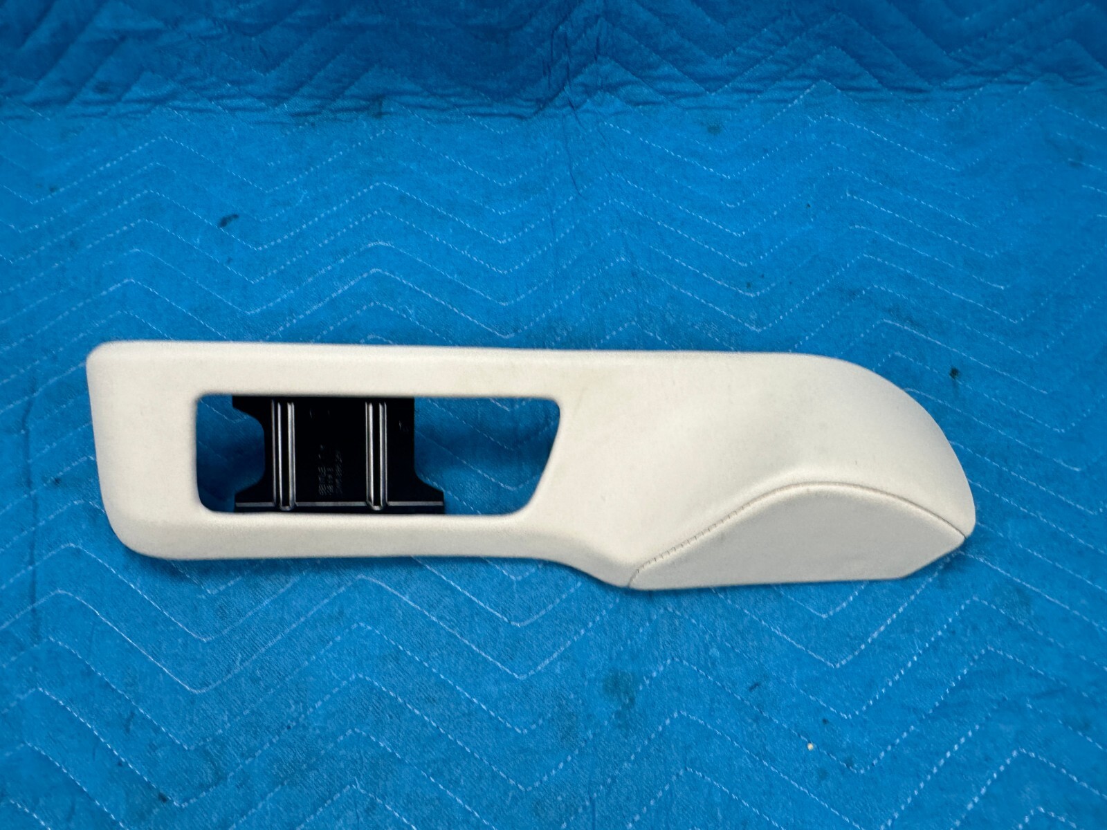 Bentley Flying Spur Rear Seat Switch Trim Panel Driver Side Ivory 2006-2012 OEM