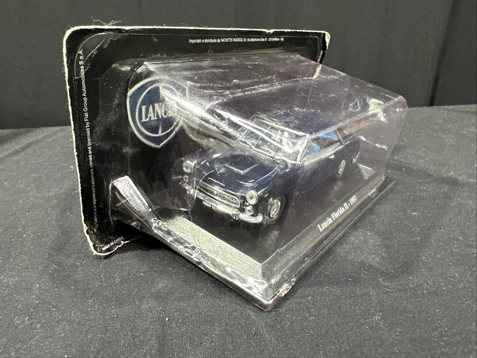 LANCIA FLORIDA II 1957 AZUL OSCURO ESCALA 1:43 COCHE FUNDIDO AMARILLO Foto 2 de 4