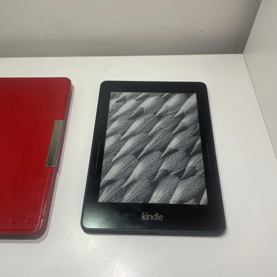 Amazon Kindle Voyage (7th Generation) 4GB, Wi-Fi, 6 inch - Black - Image 2 of 4