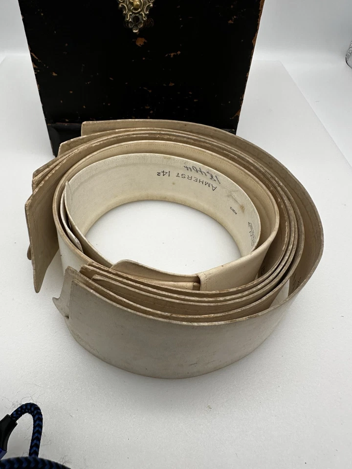 Antigua caja victoriana para hombre con 7 collares de camisa Foto 3 de 4