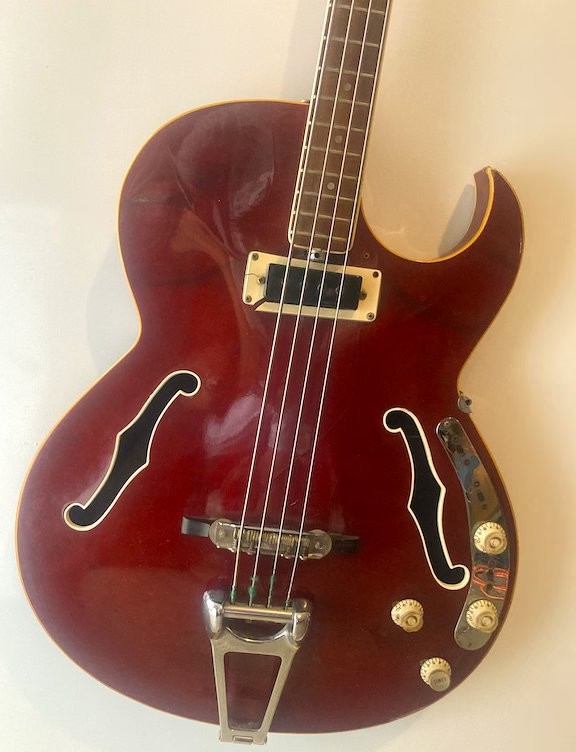 Vox Apollo IV Bass Guitar Red. Works. Very good cond. Video demo. 1960s