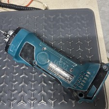 Makita XOC01 18-Volt Lithium-Ion Cordless cut out tool #2W5