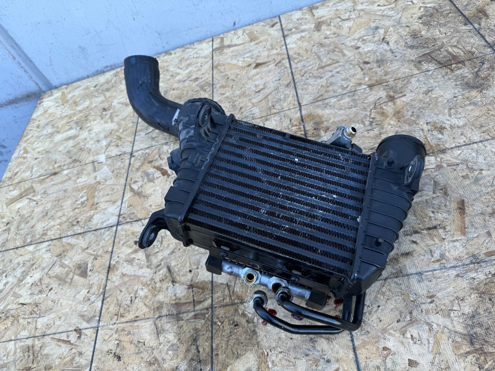 Bentley Flying Spur 2004-2012 RIGHT Oil cooler