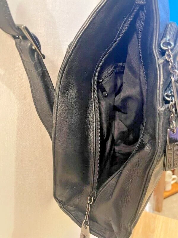Pelle Studio Wilsons Soft Leather Black Leather Small Backpack/Shoulder Bag - Image 3 of 3
