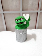 Vintage Oscar the Grouch PVC Figure Applause Sesame Street Paper Airplane 3” HTF