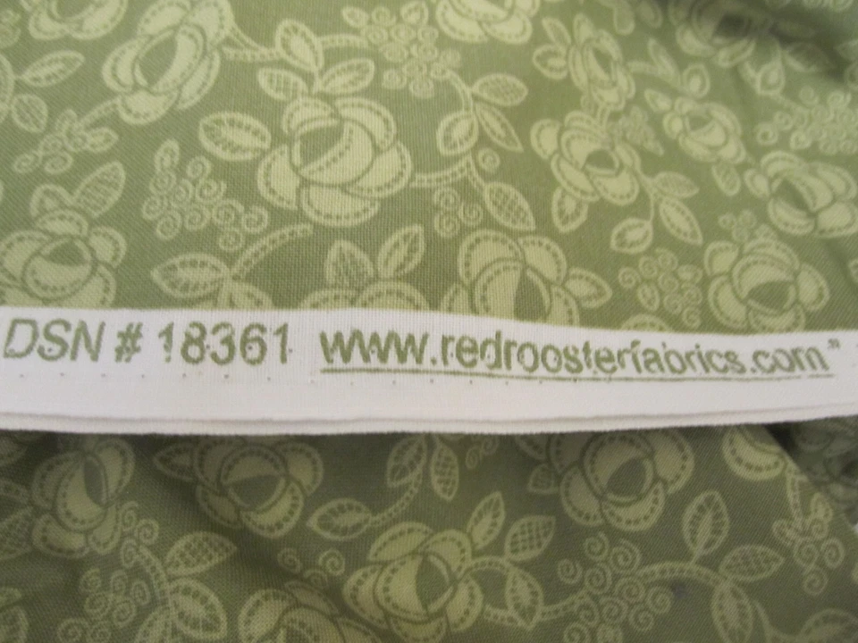 Tela Algodón Lilas y Encaje Tono Verde Oliva Floral por Red Rooster 1yd 22"x44 Foto 4 de 4