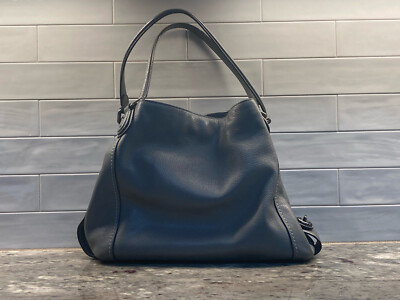 Coach shoulder bag, gray pebbled leather, magnetic closure