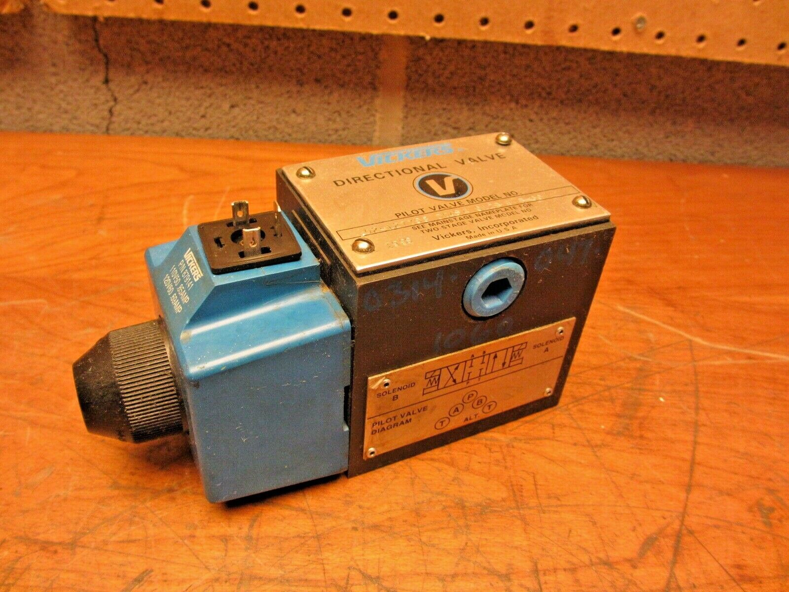 Vickers 879141 Solenoid Coil
