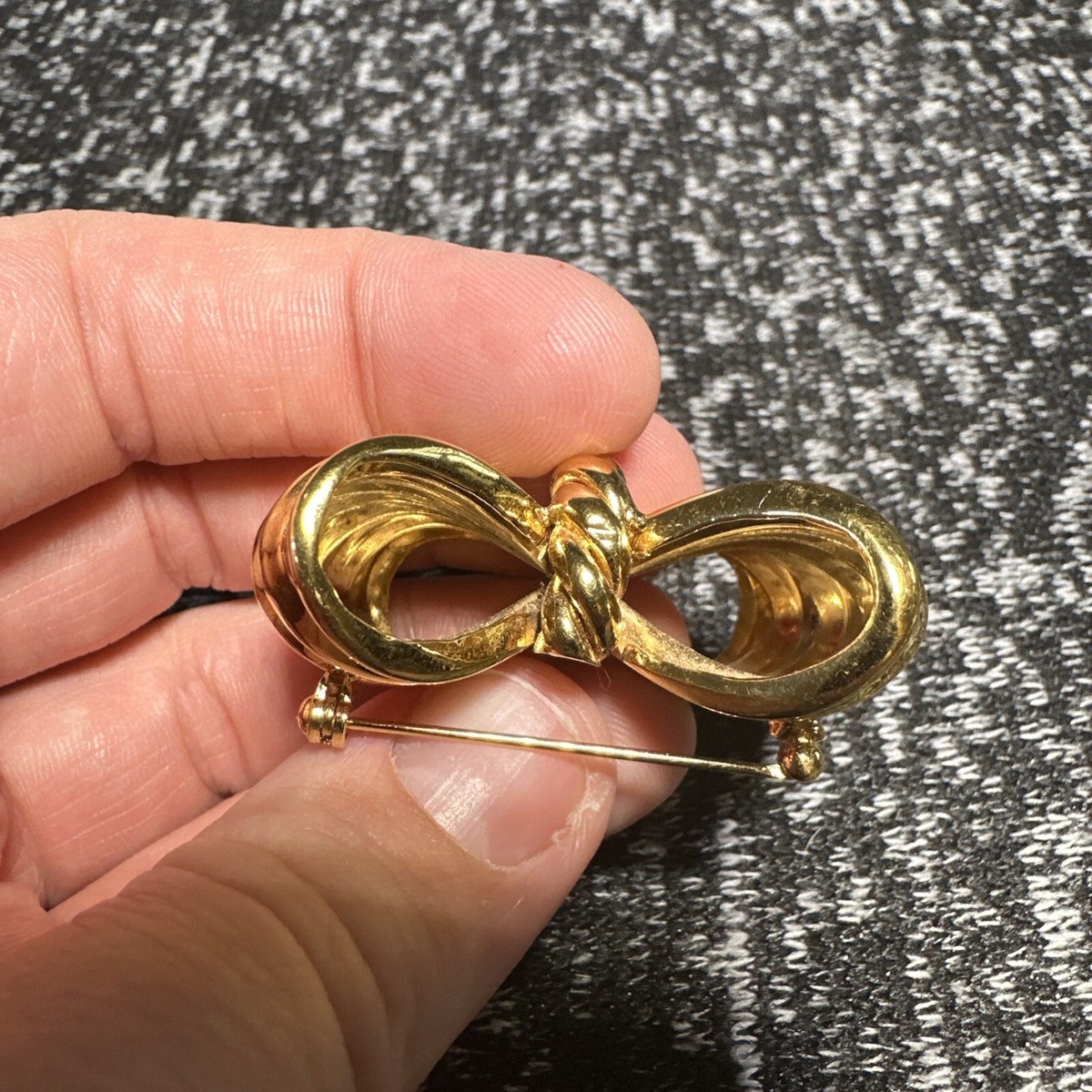 Vintage Bijoux Cascio Gold Tone Bow Brooch Pin View 4