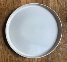 EW Famiware Star Dinnerware Dinner Plate 10" Pottery Dish Cappuccino White