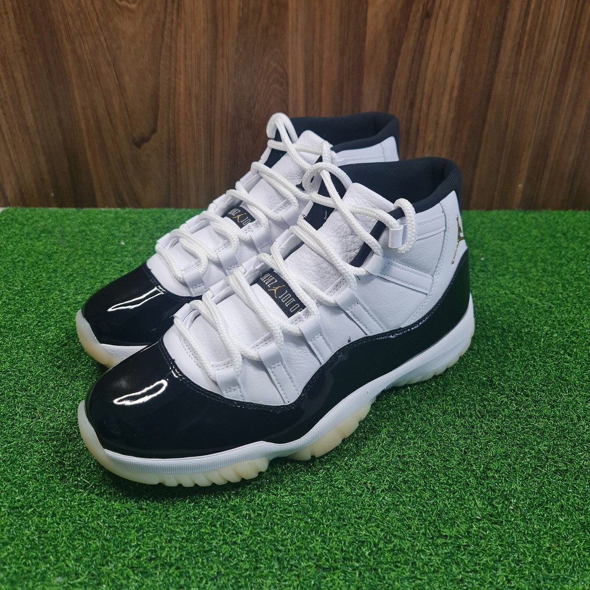 jordan 11 size 10.5 mens