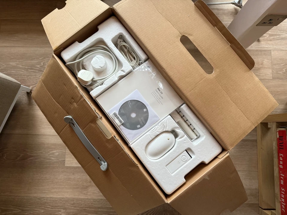 Boxed & Immaculate Condition Apple iMac G5 20" 2.1GHz iSight Camera PowerPC 2005 - Image 2 of 4