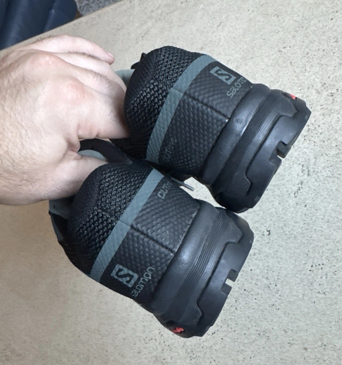 Salomon Men’s Gore-Tex Sneakers Hiking Outline GTX Trail Shoes Sz 9 Black 404771