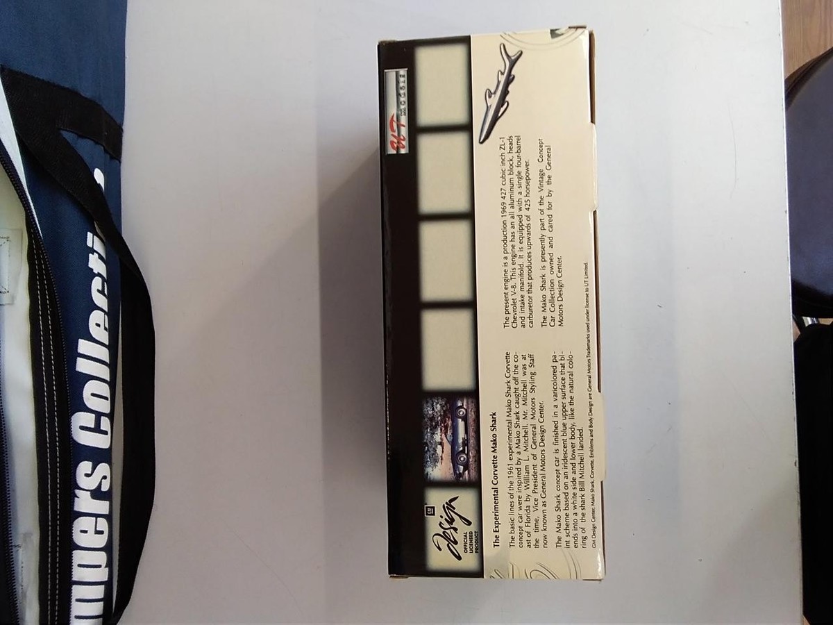 マコシャーク UTmodels 1/18 & おまけの 1/43 2台セット UT models 1/18 21061 CHEVROLET MAKO SHARK | eBay