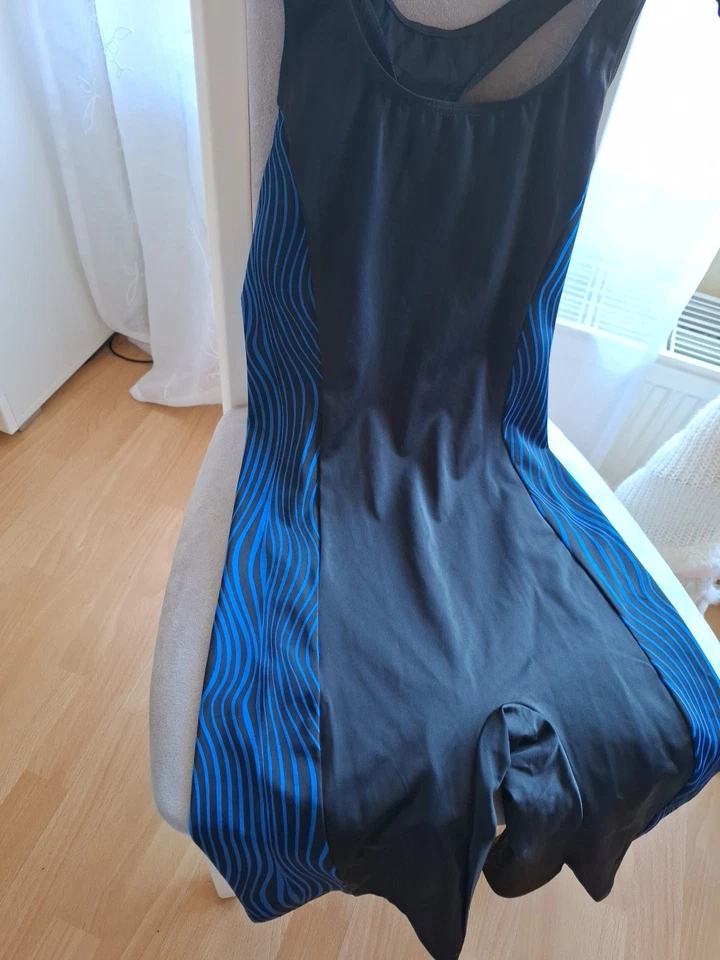 Toller Badeanzug mit Bein In Gr.42 Schwarz - Bild 2 von 4