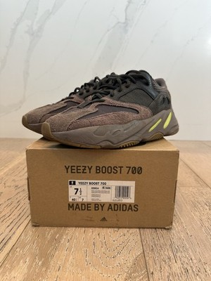 Size 7.5 - adidas Yeezy Boost 700 Mauve (EE9614)