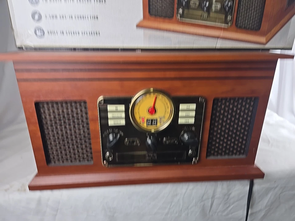 6 IN 1 - Innovative Technology VTA-200B Wooden Music Center Turntable CD Player - Image 2 of 4