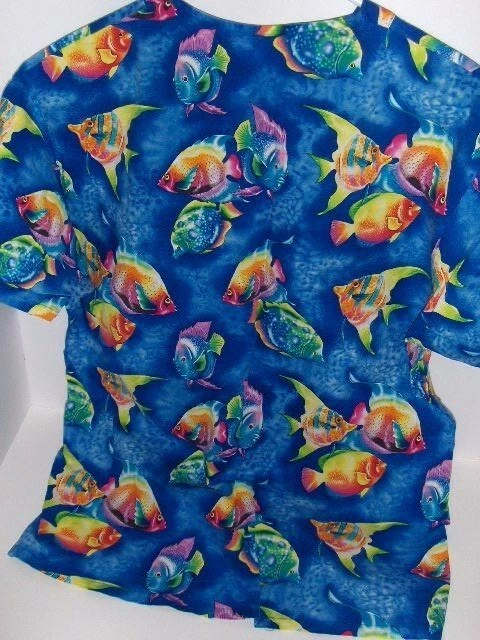 Peaches Uniforms fish scrub top - X Small - Image 3 of 3