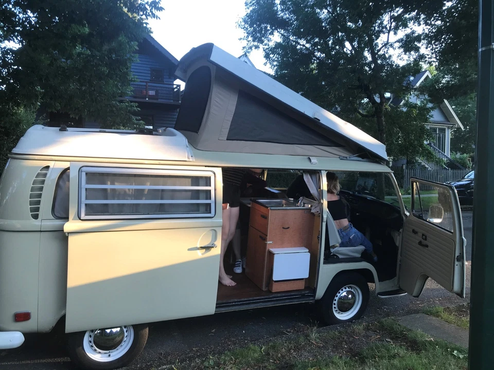 Volkswagen: Bus/Vanagon - Image 3 of 3