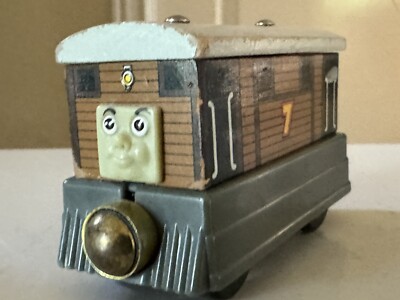 Thomas & Friends Wooden Railway Train Learning Curve TOBY Gold Magnets